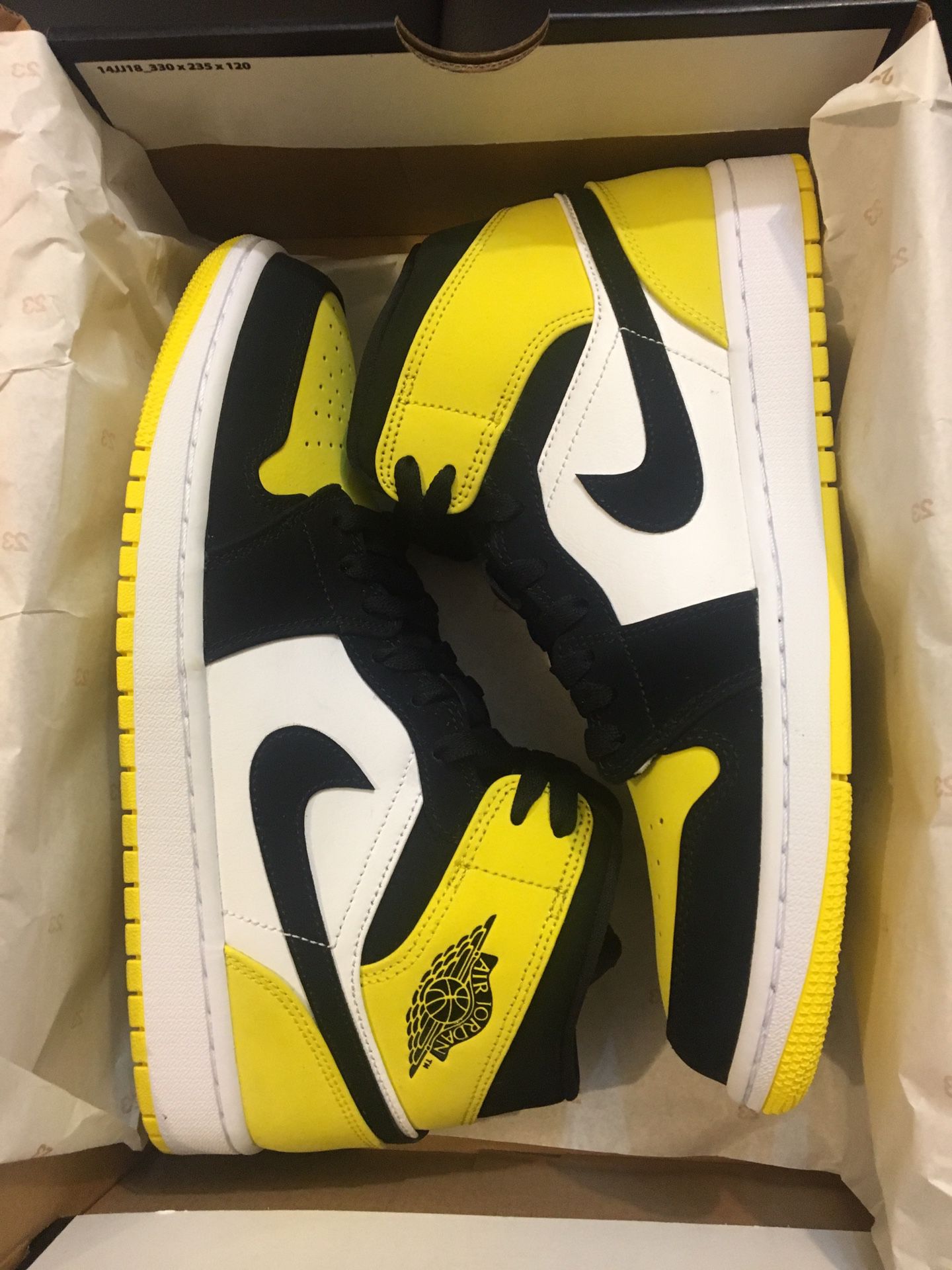 New air Jordan 1 yellow toe shoe men size 8 and 9.5