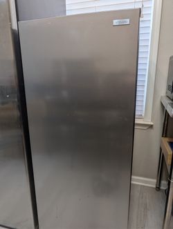 Vissani 30 in. 20 cu. ft. Refrigerator in Stainless Steel