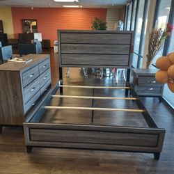 New 4 PC Queen Bedroom Set Queen Bedframe Dresser Mirror And Nightstand 