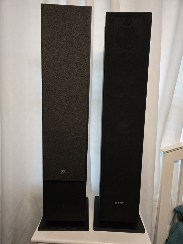 Sony SS-CS3 (1) Speaker/Polk Monitor XT60 (1)