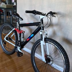 Genesis 27.5" V2100 | Mountain Pedal Bike