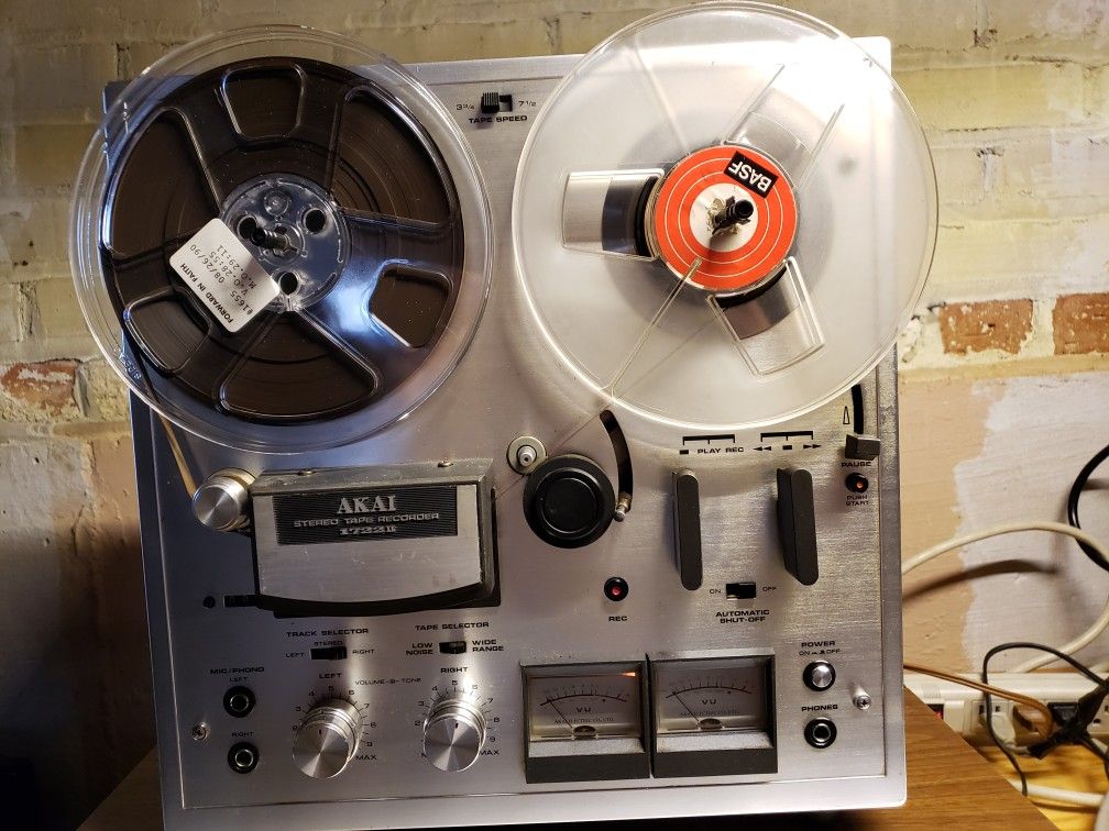 Vintage. AKAI 1722II Stereo Reel to Reel Tape Recorder for Sale in