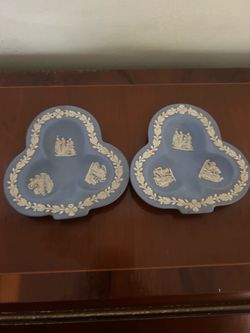 2 Wedgewood Jasperware clover trinket dish