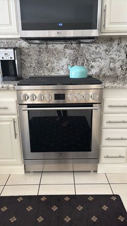 Electrolux high end range model ecfg3068as  2025 model