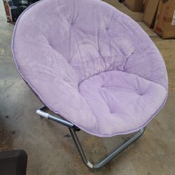 Saucer chair

$28 FIRM