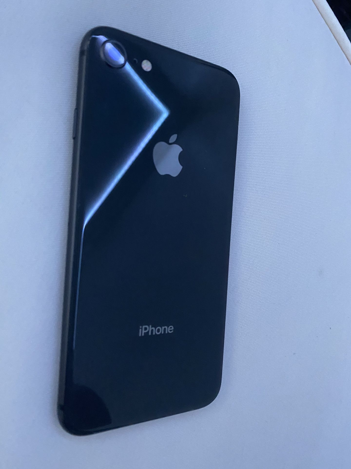 iPhone 8 excellent condition 64 gb unlocked