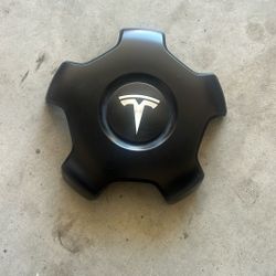 Tesla Running Board And Stock Tires 