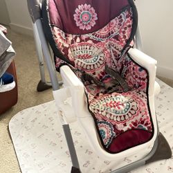 Baby Trend Sit-Right Durable Compact Freestanding Foldable High Chair Paisley