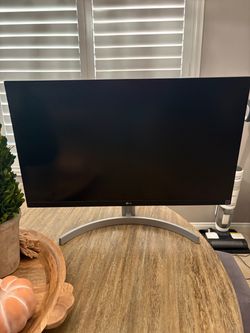 LG Widescreen Monitor with Silver Stand