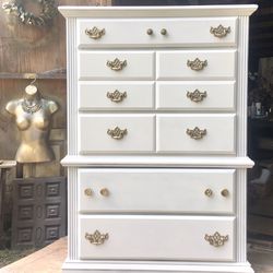 Gorgeous Modern White Chic Dresser! 😎