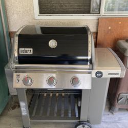 Webber‘S Genesis 1 1 propane barbecue.