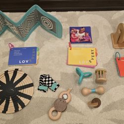 Lovevery 0–6 Month Bundle: Toys + Play Guides