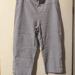 Women’s Striped Capris