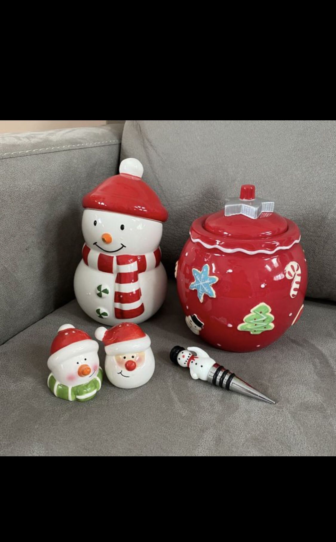 Hallmark Christmas Kitchen Decor Items Lot