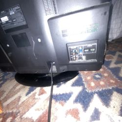 32inch Toshiba Tv For Sale Want 75 Willing To Negotiate 