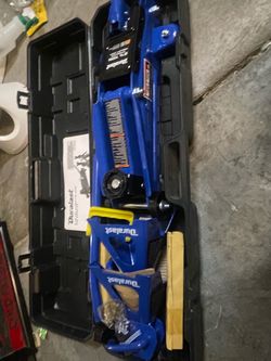 Duralast 2-1/2 Ton Hydraulic Jack and Stand Kit