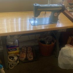 Singer 188u sewing maching