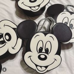 Tokyo Disney Park, Mickey Mouse Head Purse/ Crossbody Bag, New With Tags, Great Gift 🎁 Few Dents Due To Shipping See All Pictures .