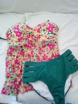 Woman's 2 pc swimsuit
