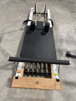 merrithew Pilates Reformer 
