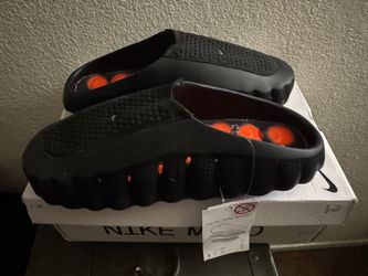 Nike minds slides