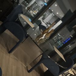 HEAVY MODERN ROUND GLASS TABLE