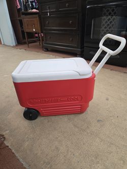 Igloo Cooler On Wheels. "CHECK OUT MY PAGE FOR MORE DEALS "