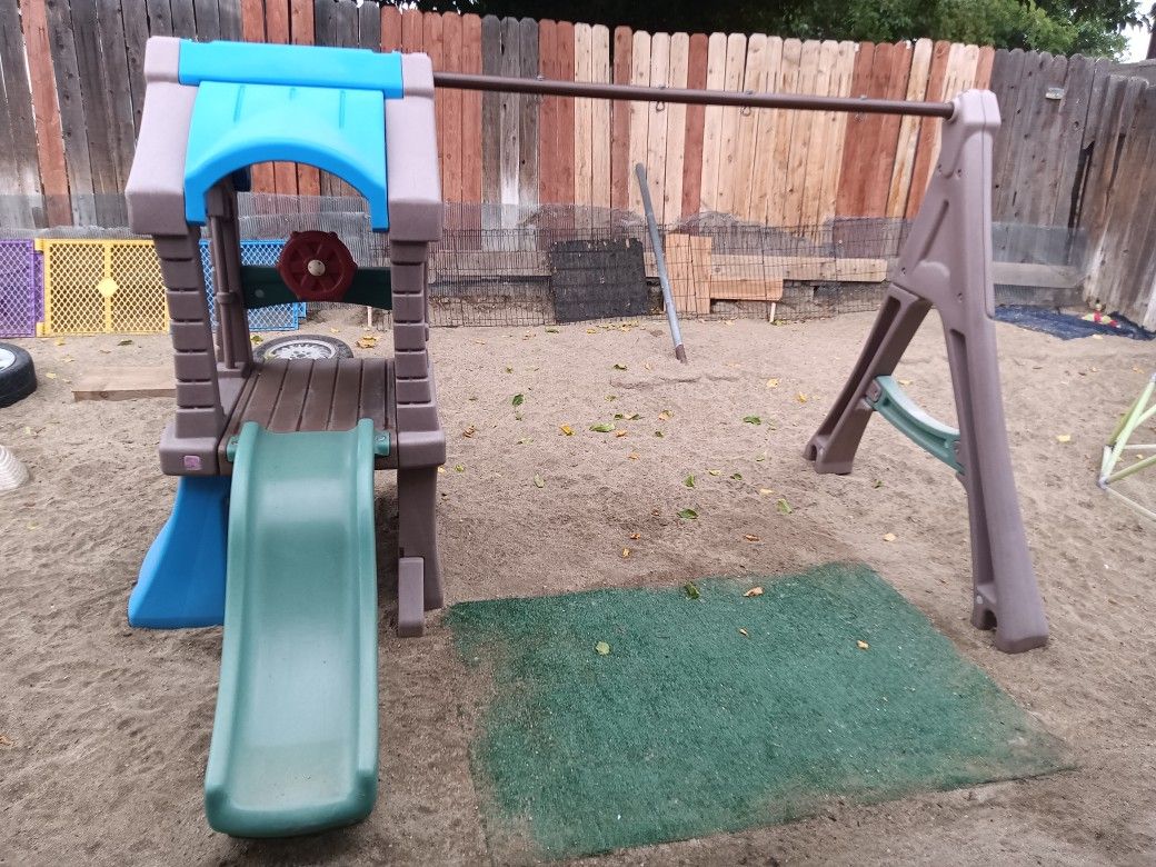 Step2 Playhouse with Swingset