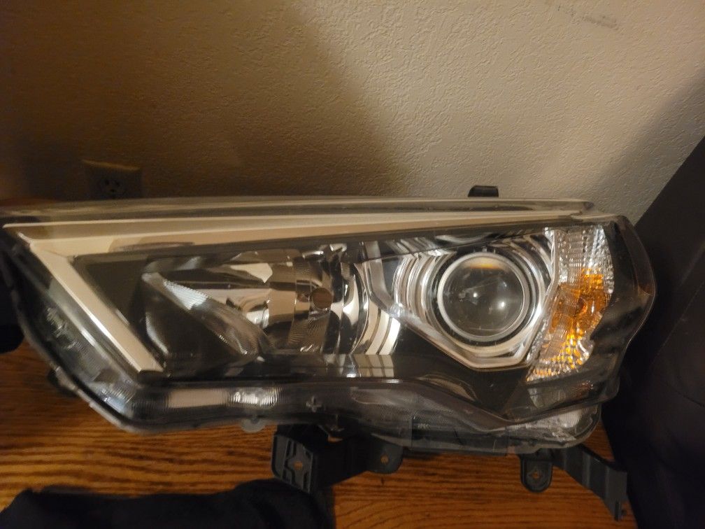 2023 Toyota 4Runner Headlight Assembly OEM