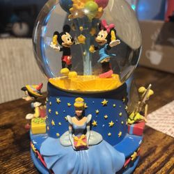 Watts 100th Cool Disney Snow Globe w/ Mickey Minnie & Friends