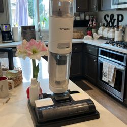 Cordless floor cleaner