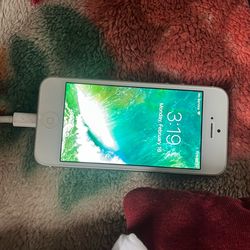 iPhone 5 (read description )