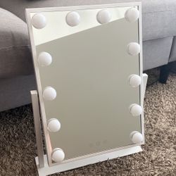 Vanity Makeup Mirror (white) 