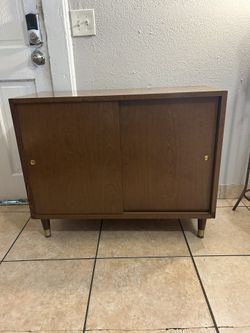 Walnut Mid Century Modern Credenza Cabinet