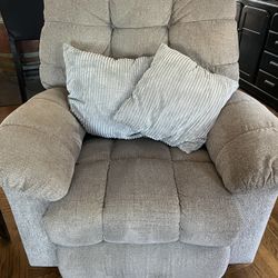 Lazy boy Comfy reclining Chairs, Great Condition