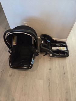 Graco infant car seat