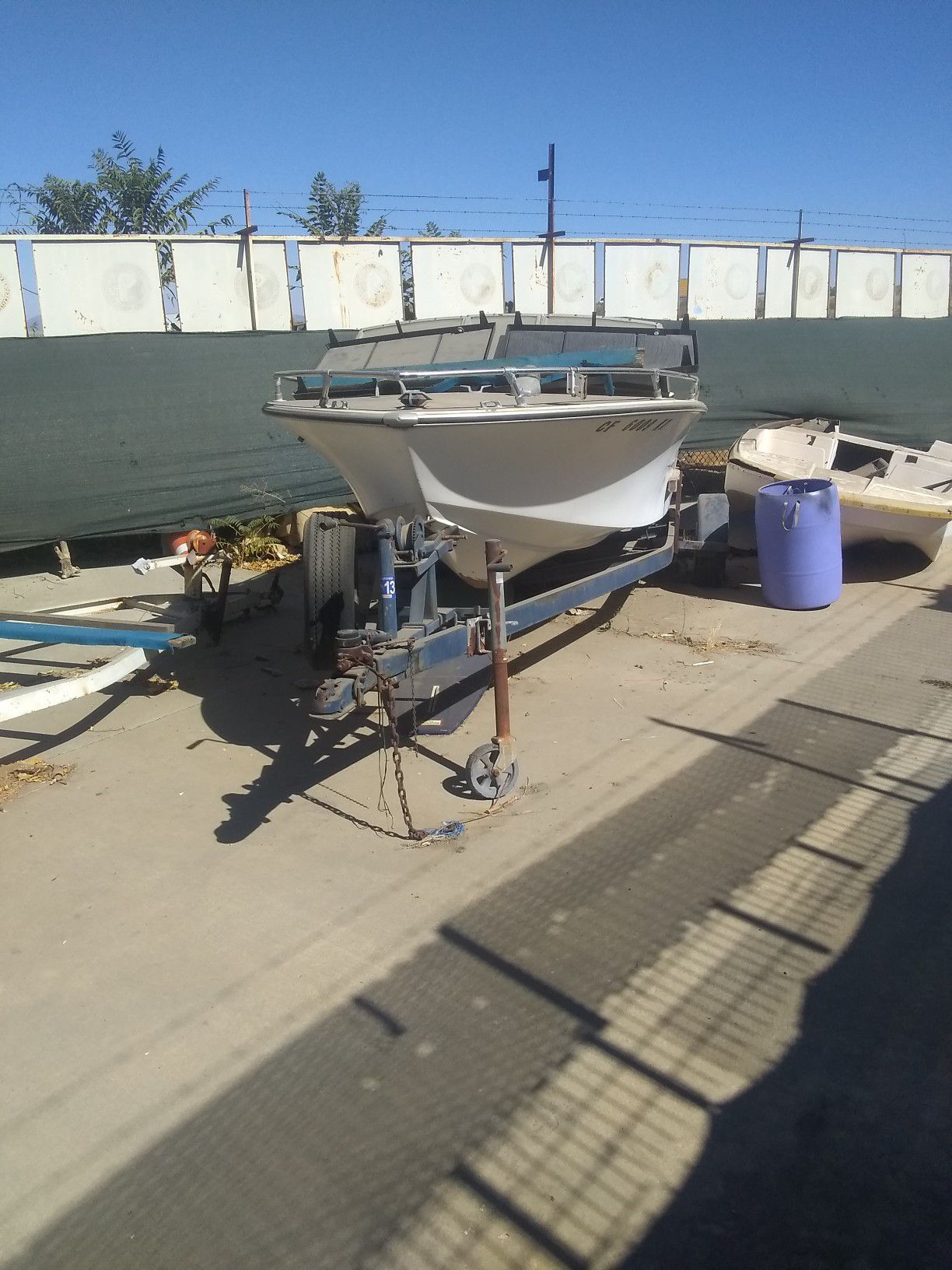 $295 >>>Sea Ray 17' inboard boat & trailer