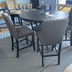 Round Table Dining Set