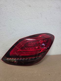 2019-2021 Mercedes C300 AMG Tail Light Right Passenger Side OEM