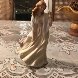 Home interior Savannah Porcelain Doll 14047-03