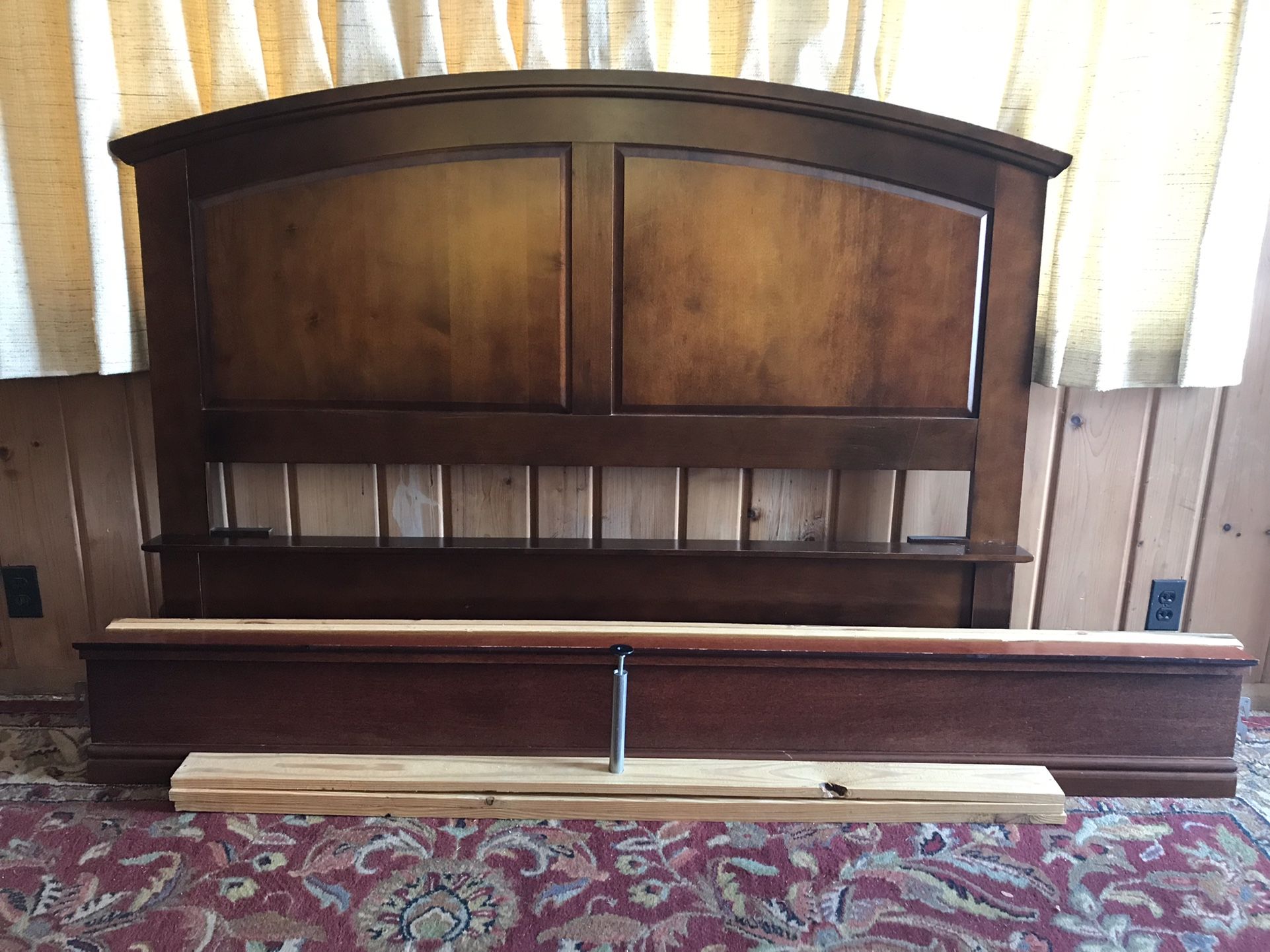 Cherry Wood Queen Bed Set