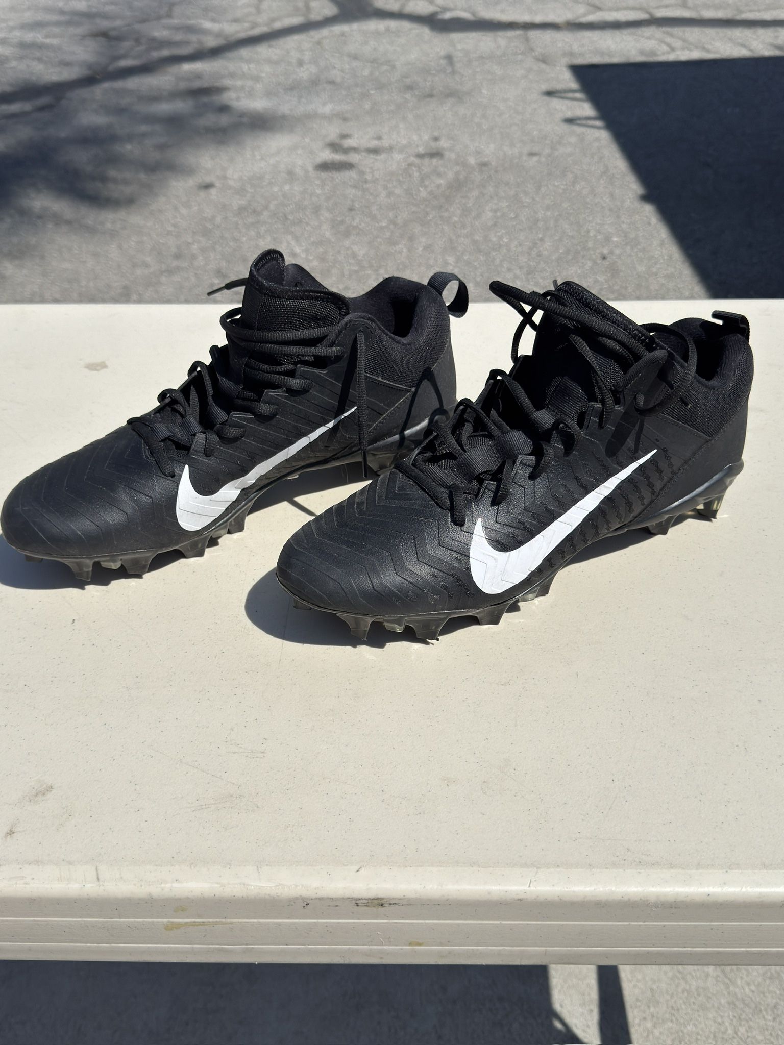 New Nike Alpha Menace Football Cleats Size 13