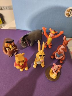 Winnie pooh figurines 