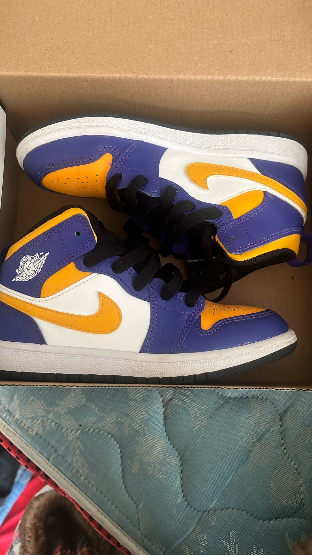 Kids Jordans Size 13.5