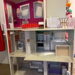 Rainbow High Doll House 