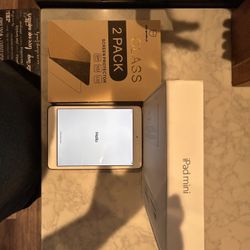 Silver Apple iPad Mini 2 32GB Good Condition 