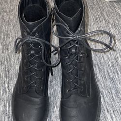 Really good decent nice boots in good condition condition