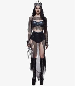 Costume M