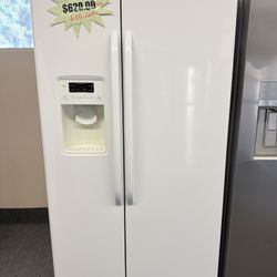 GE SIDE-BY-SIDE REFRIGERATOR (6 months warranty) ALKA#8324