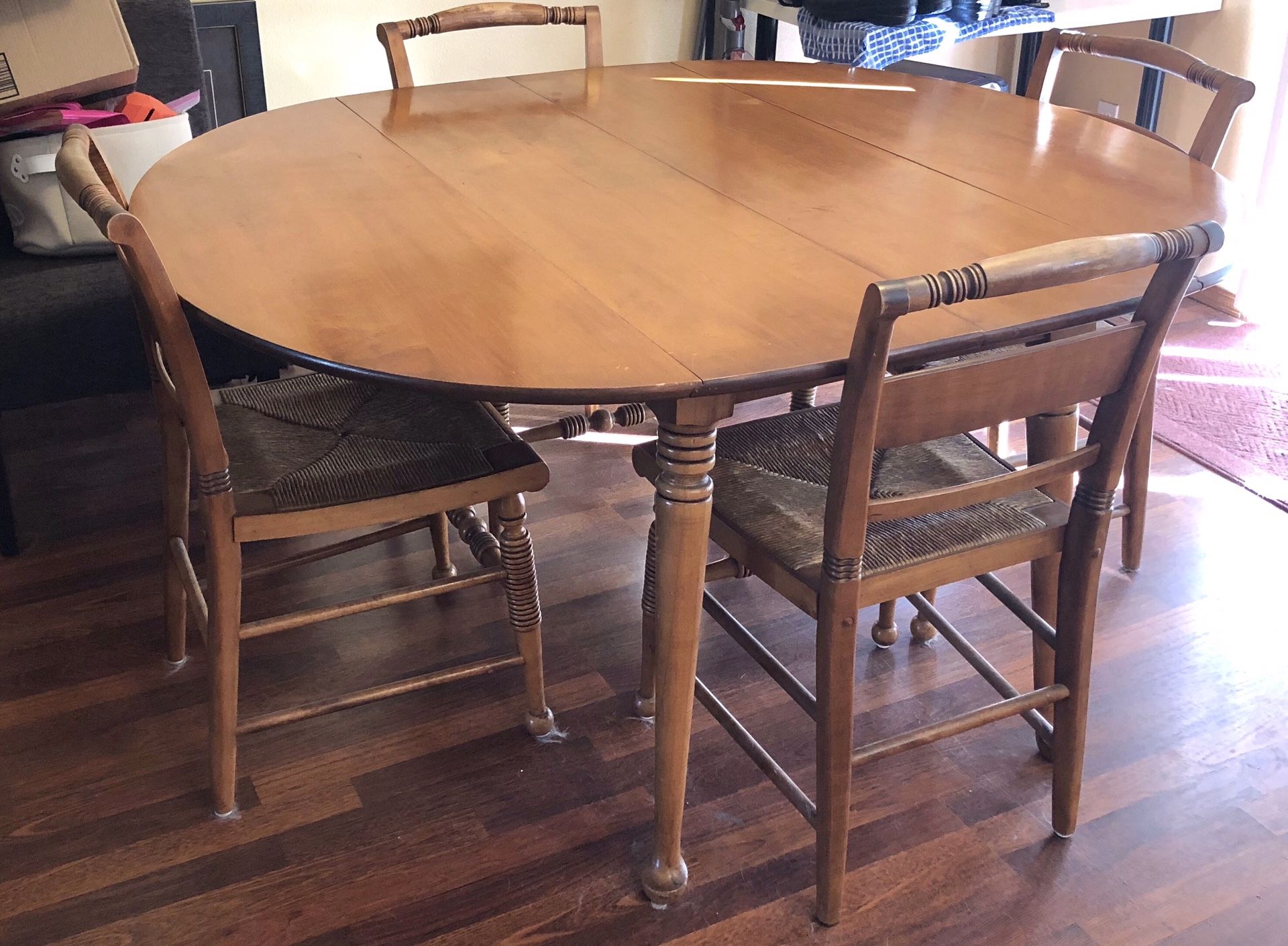 Dining table / kitchen table with 4 chairs. 5-7 feet long